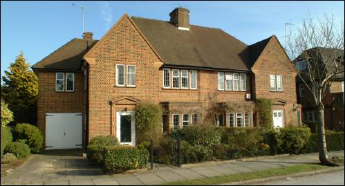 24 Litchfield Way
